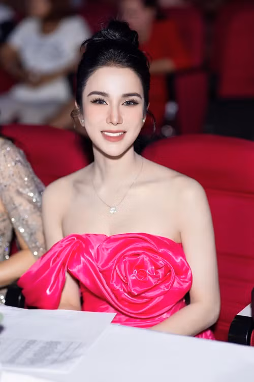 Đức Phạm phủ nhận lời tố của Diệp Lâm Anh. Nam doanh nhân cho biết, điều anh mong muốn là các con nhưng thứ vợ cũ muốn chỉ là "con số". Ồn ào sau đó lắng xuống. Ảnh: FBNV.