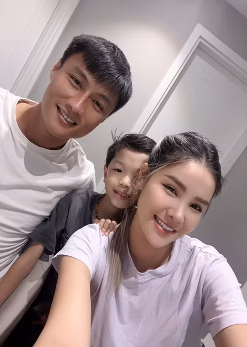 Nữ người mẫu có hai cậu con trai: Bé Xuân Phúc sinh năm 2016 và bé Đức Khôi sinh năm 2020. Ảnh: FBNV.