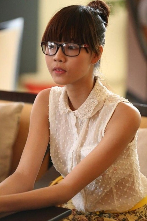 Ngày mới vào showbiz, "gà cưng" một thời của Vũ Khắc Tiệp sở hữu gương mặt kém thanh tú với hàm răng khểnh, chiếc mũi tẹt. Ảnh: Saostar.