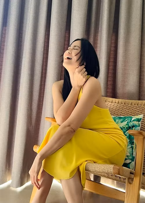 Theo Thể Thao Văn Hóa, ngày còn nhỏ, nhờ vẻ ngoài xinh xắn, có tài ca hát, nhảy múa, diễn xuất, Đào Vân Anh thường đảm nhiệm vai chính trong các vở kịch của Nhà thiếu nhi quận 11.