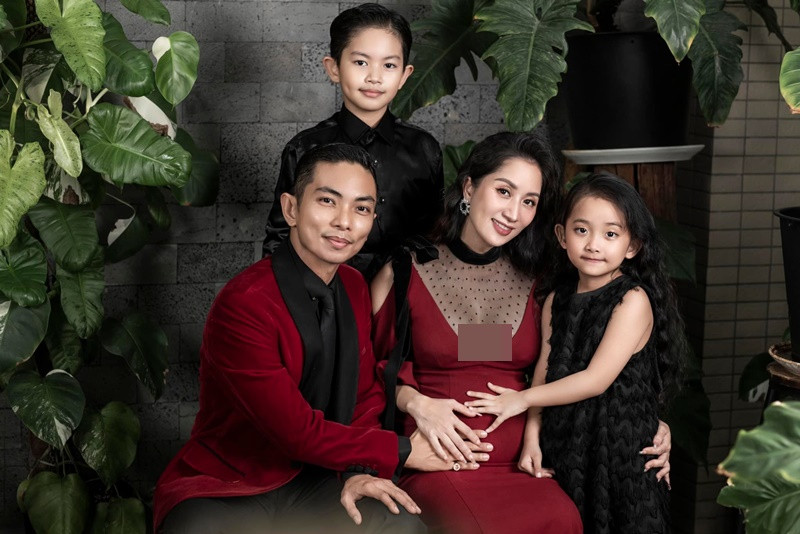 Khánh Thi thích bận rộn dù bầu bí. Cô lo nhiều việc từ đội tuyển, trung tâm, viện nghệ thuật, bán hàng online đến con cái.