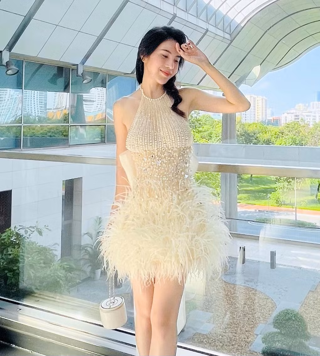 Thủy Tiên từng thừa nhận những ồn ào về từ thiện khiến cô gặp áp lực lớn, công việc của 2 vợ chồng đều bị ảnh hưởng. Sau tất cả, cô gạt hết sự yếu đuối, cố gắng vượt qua.