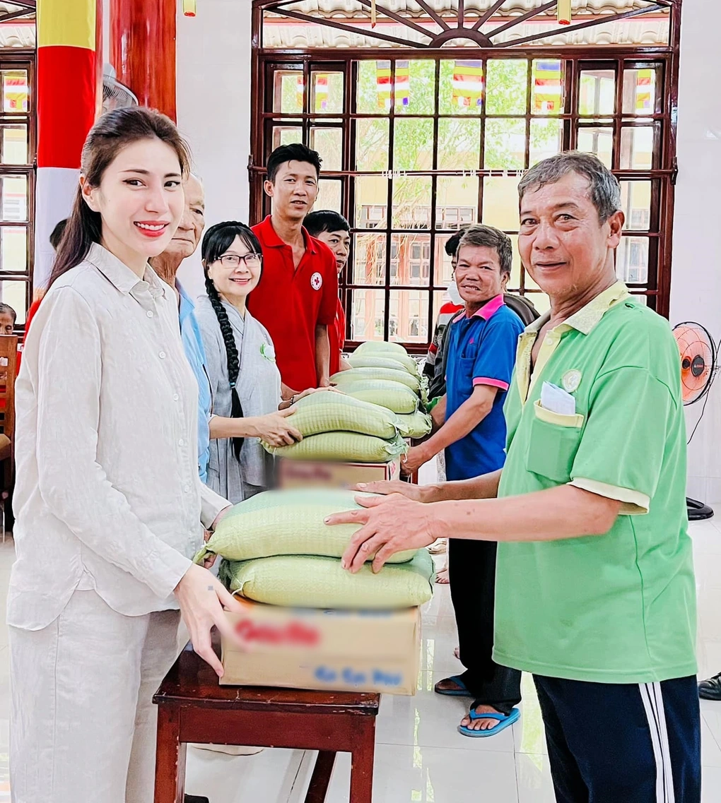 Bất chấp những ồn ào từ thiện trong quá khứ, Thủy Tiên vẫn có nhiều hoạt động thiện nguyện. Mặc dù vậy, cô khá kín tiếng, không còn kêu gọi quyên góp.