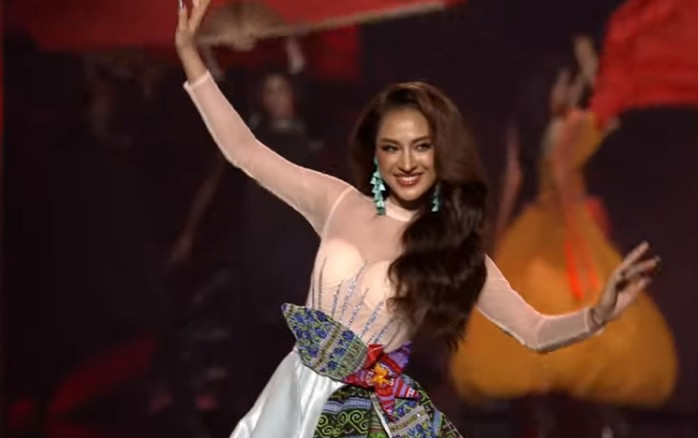 Bui Quynh Hoa dang quang Miss Universe Vietnam 2023-Hinh-13