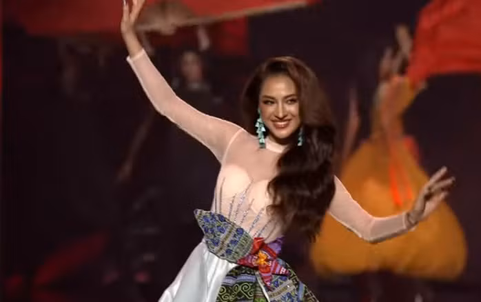 Bui Quynh Hoa dang quang Miss Universe Vietnam 2023-Hinh-13