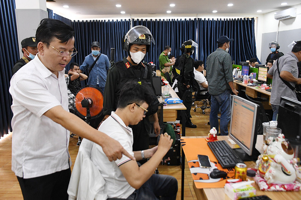 Triet pha cac o nhom tin dung den 'khung' doi no bat chap