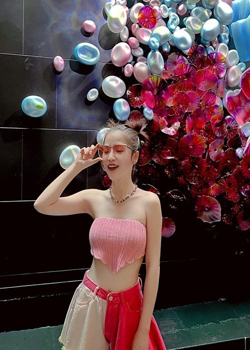 Puka sở hữu vòng eo 63 cm và vòng ba 96 cm.