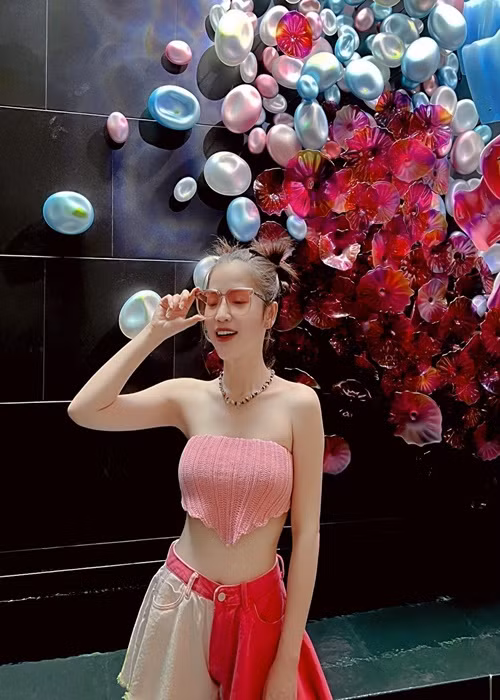 Puka sở hữu vòng eo 63 cm và vòng ba 96 cm.