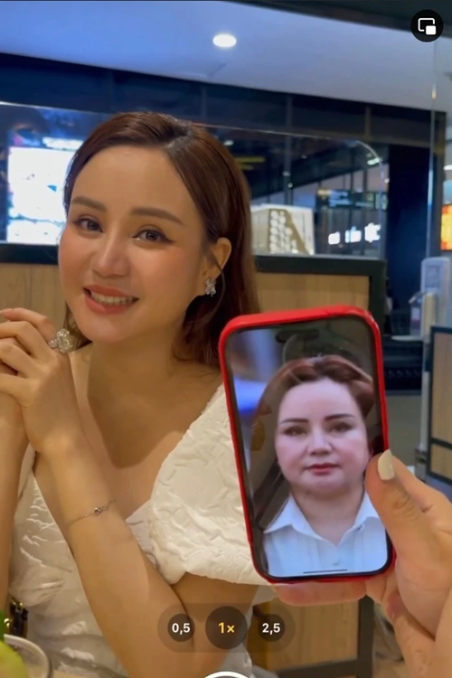 Khi dự phiên xét xử bà Hằng, Vy Oanh bị chê nhan sắc khác lạ. Nhanh chóng, nữ ca sĩ cho biết, ảnh của cô đã bị chỉnh sửa. Ảnh: Saostar.