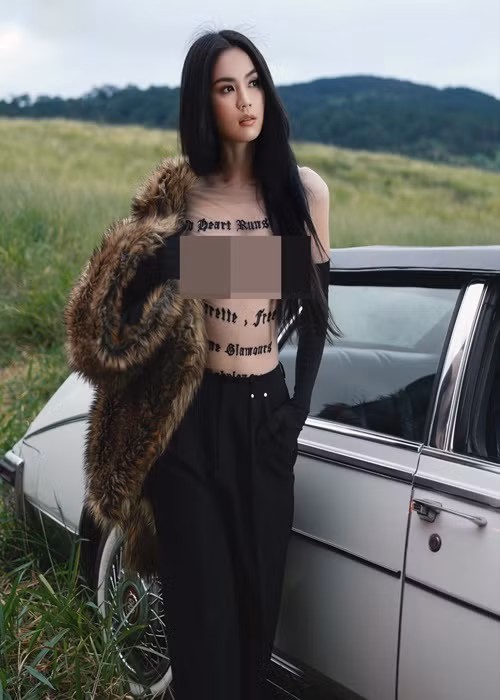 Chân dài gốc Trà Vinh mặc áo xuyên thấu táo bạo.