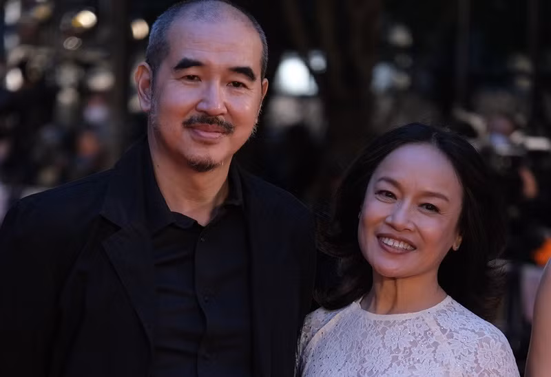 Vợ chồng đạo diễn phim Tro tàn rực rỡ ít xuất hiện trước truyền thông. Trên trang cá nhân, cả hai cũng hiếm khi đăng tải hình ảnh bên nhau. Ảnh: FBNV.