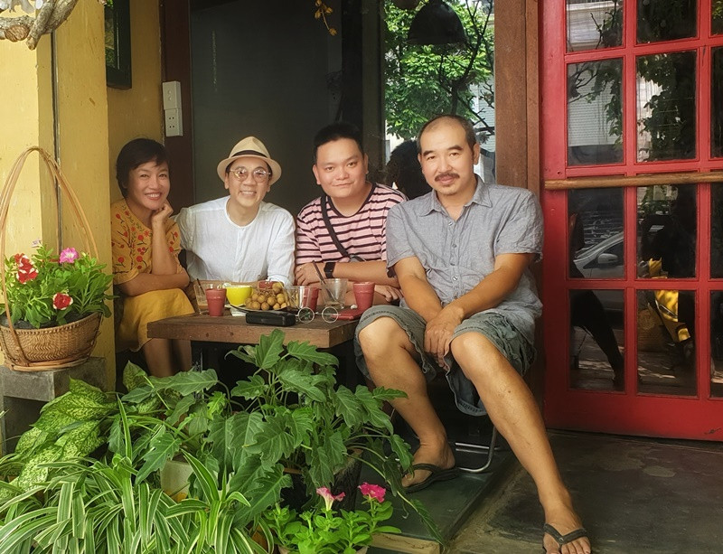 Bà Bích của Hương vị tình thân tự hào về thành công của chồng với vai trò đạo diễn. Ảnh: FBNV.