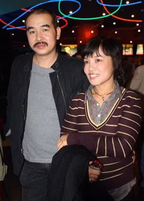 Sau 7 năm hẹn hò, Tú Oanh và Bùi Thạc Chuyên tổ chức đám cưới. Ảnh: Thương Hiệu Và Pháp Luật.