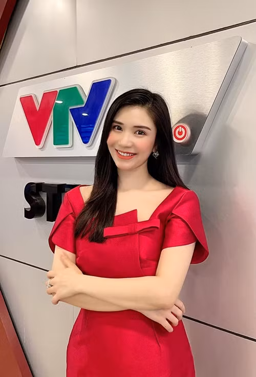 Tình cũ Quang Lê tích cực tham gia các hoạt động nghệ thuật, kinh doanh trong 6 năm qua. Ảnh: FBNV.