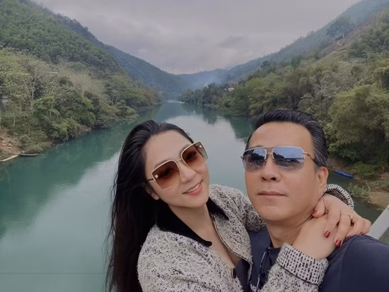 Mới đây, thông tin nữ ca sĩ Hà Thanh Xuân và "vua cá Koi" Thắng Ngô chia tay nhận được sự quan tâm của dư luận. Hà Thanh Xuân cho biết, sau hai tháng quen biết và gặp gỡ, cô và Thắng Ngô làm đám cưới vào tháng 5/2022.