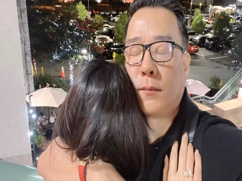 Anh cũng từng bày tỏ: "Tôi là người rất ít khi cười, khó có ai làm cho tôi cười được nhưng khi nói chuyện với Xuân, thời gian tôi cười bằng cả cuộc đời cộng lại".