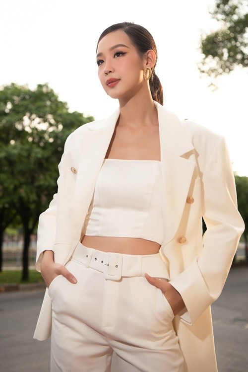 Trong gần 1 năm qua, người đẹp từng một số lần vướng tranh cãi. Cụ thể, cô từng bị nhiều người cho là không phù hợp làm giám khảo Hoa hậu Việt Nam 2022 bởi còn trẻ, mới hoạt động trong showbiz, chưa có kinh nghiệm chấm thi nhan sắc mang tầm quốc gia. Tuy nhiên, sau đó, Bảo Ngọc hoàn thành tốt vai trò đánh giá thí sinh.