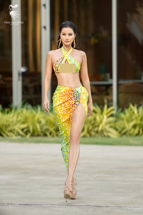 Hương Ly được nhiều người dự đoán sẽ đăng quang Miss Universe Vietnam 2023. Người đẹp cao 1m76, sở hữu số đo ba vòng 82-60-92 cm. Ngoài nhan sắc gợi cảm, Hương Ly có kỹ năng trình diễn tốt. Cô từng lọt top 5 Hoa hậu Hoàn vũ Việt Nam năm 2019 và 2022.