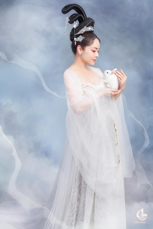 Nhật Kim Anh tập trung phát triển sự nghiệp hơn chuyện tình cảm sau khi ly hôn.