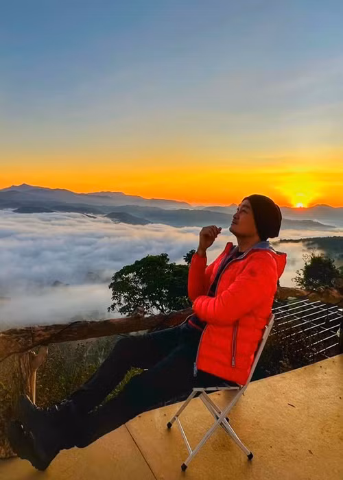 Sau khi kết hôn, Quốc Thái chọn đi về giữa Việt Nam và Mỹ để tiện cho công việc. Sau này ít vai hoặc khó tìm được vai tâm đắc, anh sẽ thuyết phục vợ về Việt Nam hoặc anh qua Mỹ.