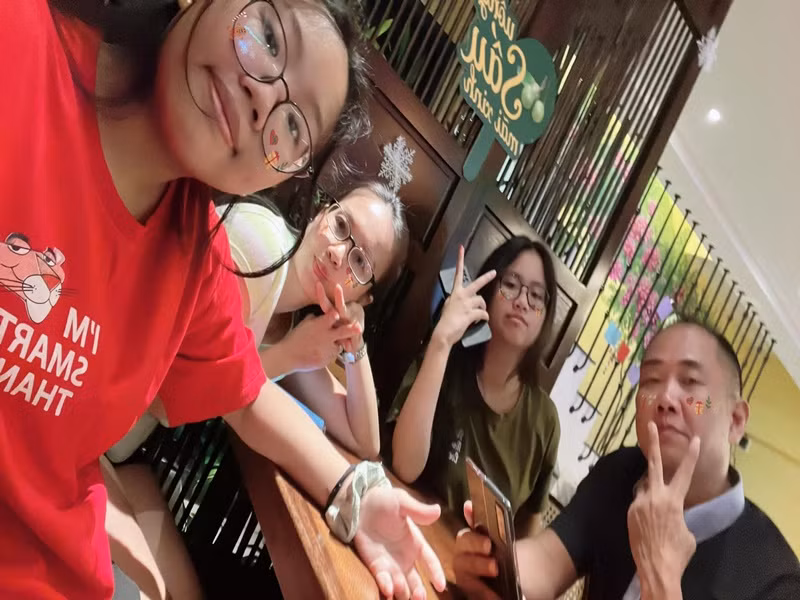 Các con của Cẩm Ly cũng có cuộc sống giản dị.