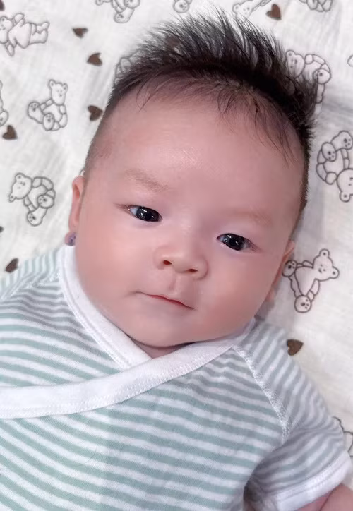 Con trai Phương Trinh Jolie - Lý Bình trộm vía bụ bẫm.