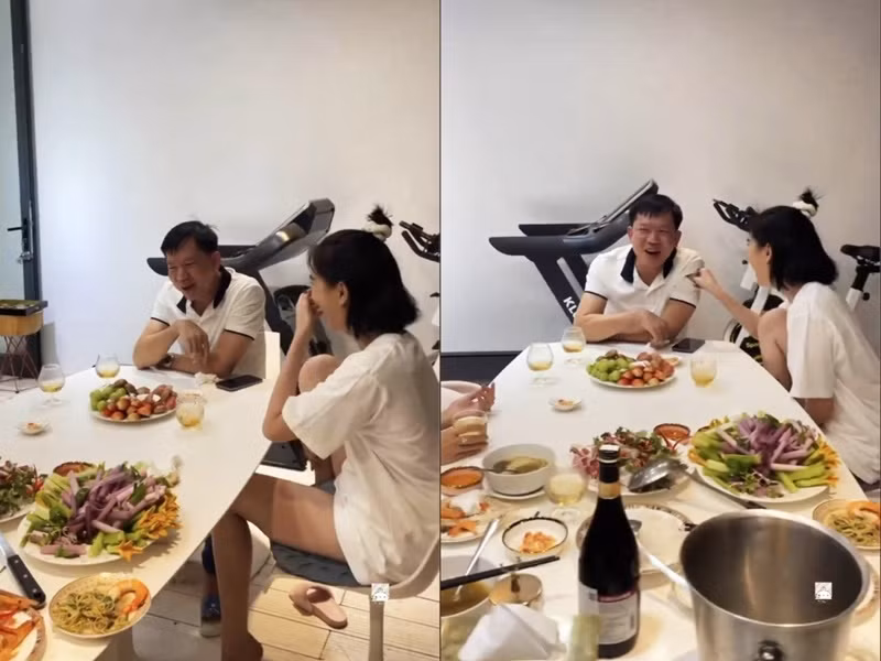 Nữ người mẫu mặc giản dị, thoải mái cười đùa cùng bác sĩ Hữu Thịnh. Ảnh: Người Đưa Tin.