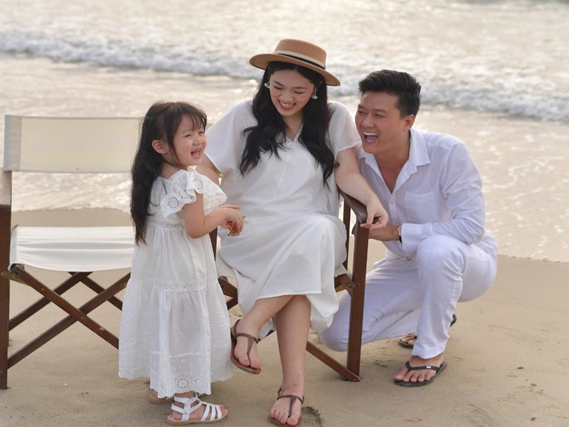 Hiện, vợ Quách Ngọc Tuyên đang mang bầu lần 2.