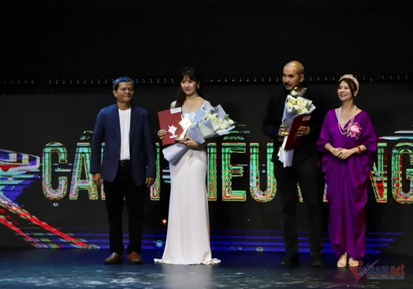 Tran Thanh - Thai Hoa vang mat du thang lon o Canh dieu Vang 2023