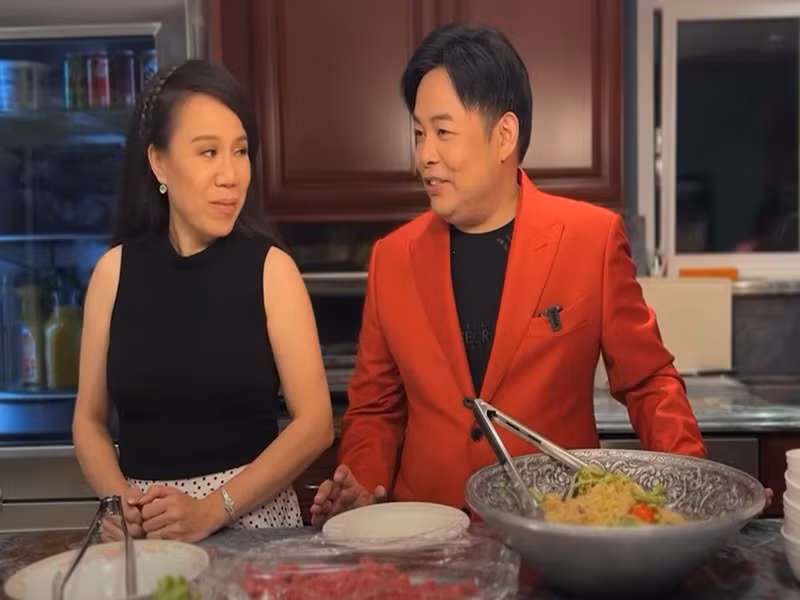 Quang Lê đang nắm trong tay khối tài sản “khủng”. Nam ca sĩ vừa đón Mai Thiên Vân đến thăm căn biệt thự mới sát biển của mình. Ảnh: Vietnamnet.