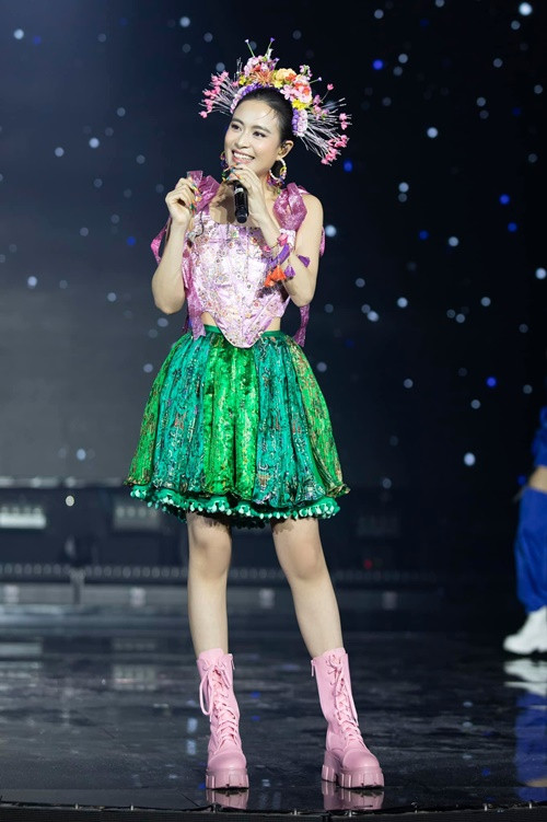 Loat ca si Viet bi soi kha nang hat live