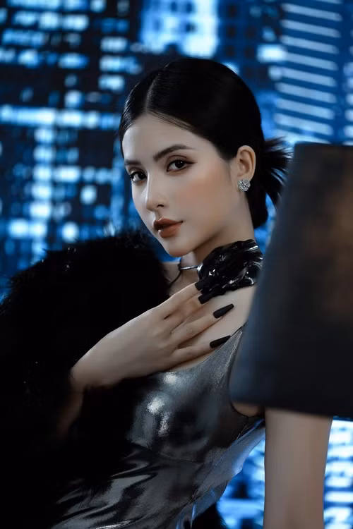 Vẻ ngoài gợi cảm là một trong những lợi thế của Thiên An khi hoạt động trong làng giải trí Việt.