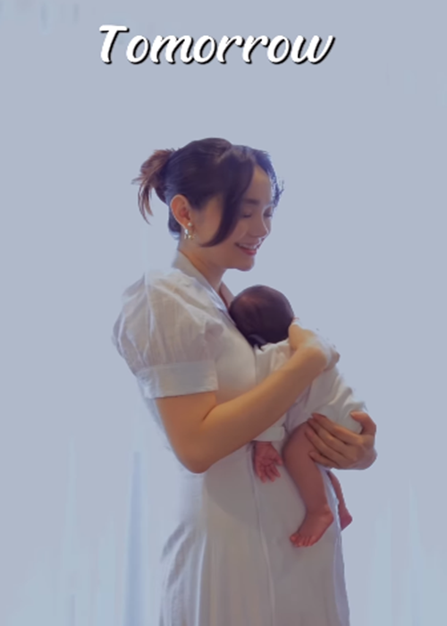 Minh Hằng gọi con trai là ánh sáng của mình.