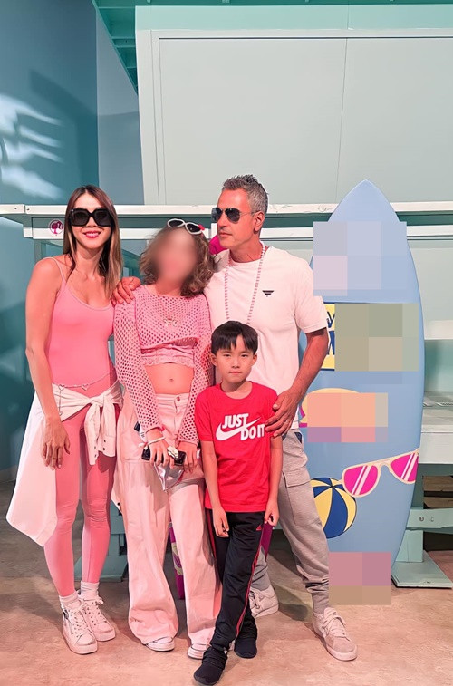 Ngọc Quyên và bạn trai thân thiết với con riêng của đối phương. Ảnh: FBNV.