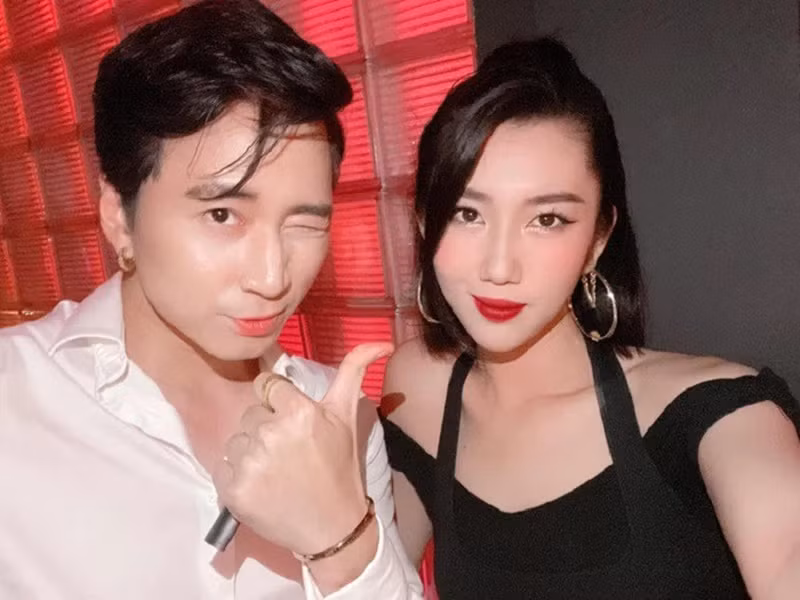 Sau tất cả, loạt ảnh cưới chỉ là dự án hợp tác của Thúy Ngân và Karik. Ảnh: Sức Khỏe và Đời Sống.