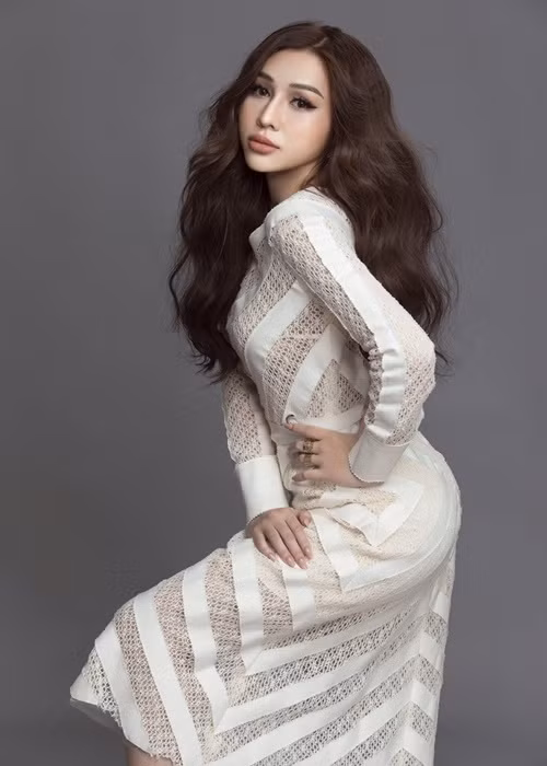 Thy Thy chia sẻ, cô yêu thích các cuộc thi nhan sắc bởi đây không chỉ là nơi để thử sức mình, tranh tài mà còn có thể tham gia những hoạt động mang tính cộng đồng ý nghĩa. Ảnh: Sức Khỏe Đời Sống.