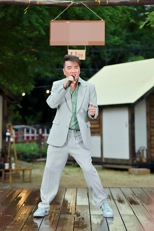 Cát-sê đi hát của Đàm Vĩnh Hưng lên đến hàng trăm triệu đồng. Ảnh: FBNV.