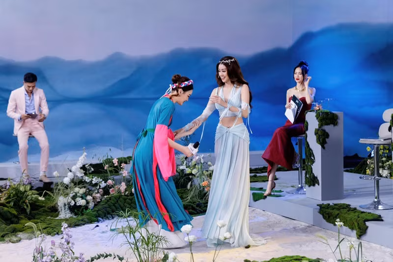 Thu Trang về đội của Hoa hậu Khánh Vân ở Hoa hậu Trái đất Việt Nam 2023. Ảnh: FBNV.