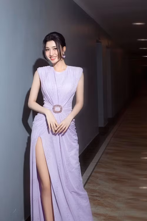 Mới đây, chuyên trang sắc đẹp Missosology đưa ra bảng dự đoán đầu tiên về cuộc thi Miss International 2023 - Hoa hậu Quốc tế 2023. Á hậu Phương Nhi xếp thứ 3. Ảnh: FBNV.