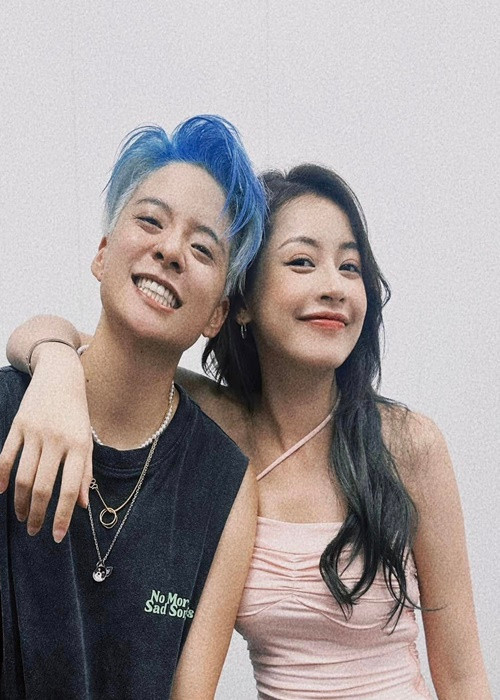 Giọng ca Anh ơi anh ở lại ngày càng thân thiết với Amber sau Tỷ tỷ đạp gió rẽ sóng.