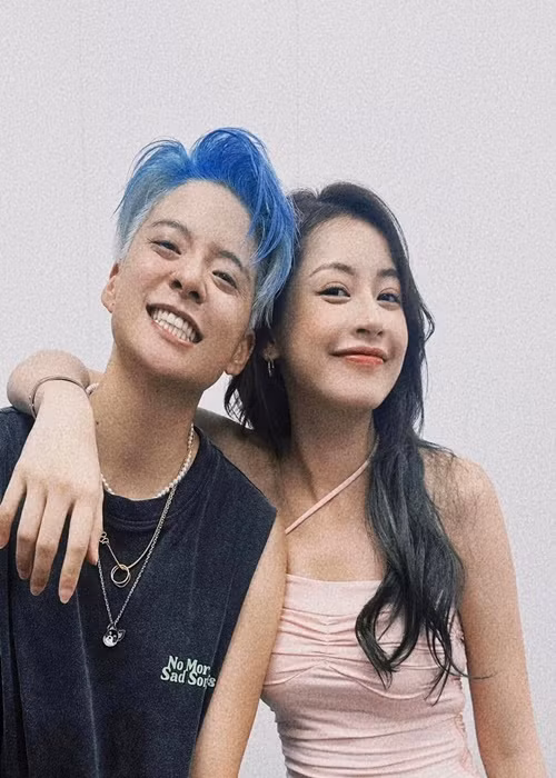 Giọng ca Anh ơi anh ở lại ngày càng thân thiết với Amber sau Tỷ tỷ đạp gió rẽ sóng.