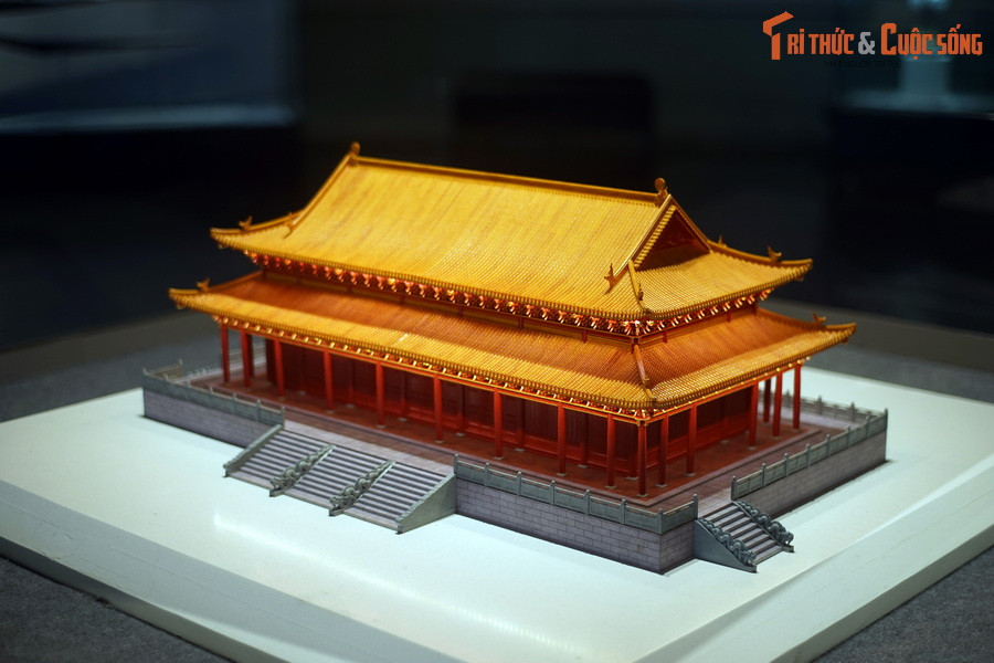 Theo các nhà khoa học của Viện nghiên cứu Kinh thành, những năm gần đây đã có hàng chục cuộc khai quật diễn ra xung quanh điện Kính Thiên. Kết quả khai quật và nghiên cứu có nhiều phát hiện mới và giá trị, cung cấp tư liệu khoa học cho việc nghiên cứu phục dựng cung điện này