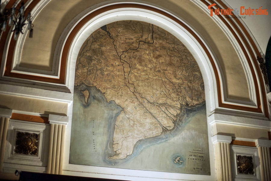 Theo PGS.TS Lê Trung Hoa, Viễn Đông là cách gọi của người phương Tây chỉ vùng đất phía Đông châu Á, gồm các nước Trung Quốc, Việt Nam, Nhật Bản… Ngược lại là các nước Cận Đông nằm ở phía Tây của châu Á như Thổ Nhĩ Kỳ, Iran, Syria… Ảnh: Tấm bản đồ "Đường dây điện tín Nam Việt Nam và Campuchia, 1936" ở Bưu điện Trung tâm TP HCM.