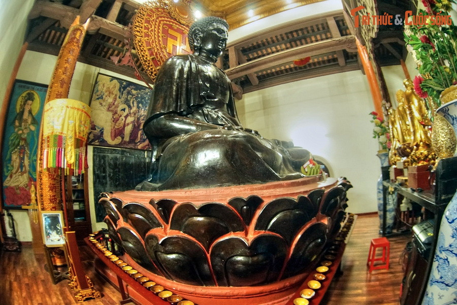 Các nghệ nhân Nguyễn Văn Hiếu vẽ biểu tượng và Nguyễn Văn Tùy là thợ cả phường đúc trông coi quá trình đúc tượng. Tác phẩm được đúc hoàn toàn bằng phương pháp thủ công, thể hiện tay nghề điêu luyện của các nghệ nhân làng nghề đúc đồng Ngũ Xã.