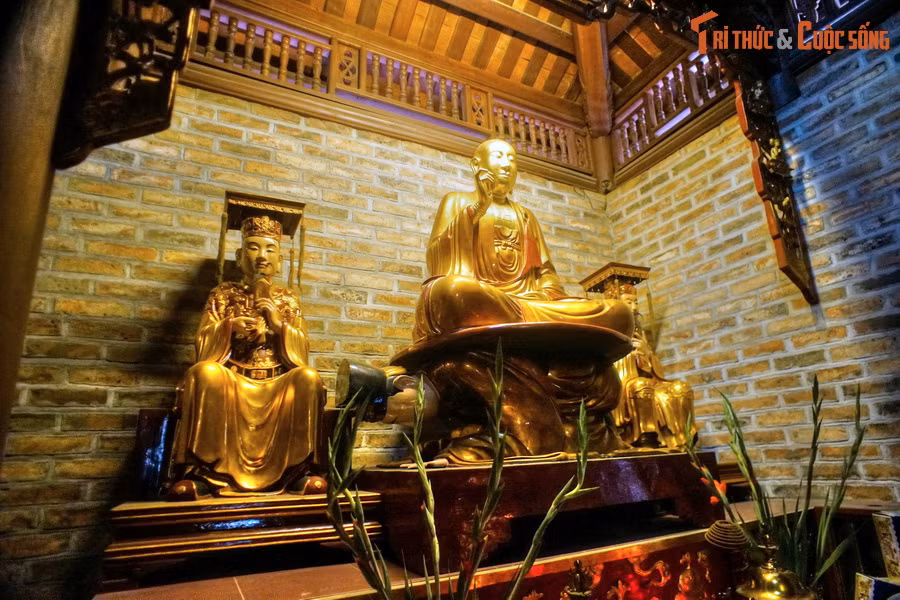 Trước pháp nạn quá nặng nề này, sư Tông Diễn đã tìm cách trở lại kinh thành Thăng Long, nhằm giáo hóa vua Lê Hy Tông. Ngài đã cải trang, vờ dâng tặng nhà vua một viên ngọc quý nhưng bên trong là một tờ sớ.