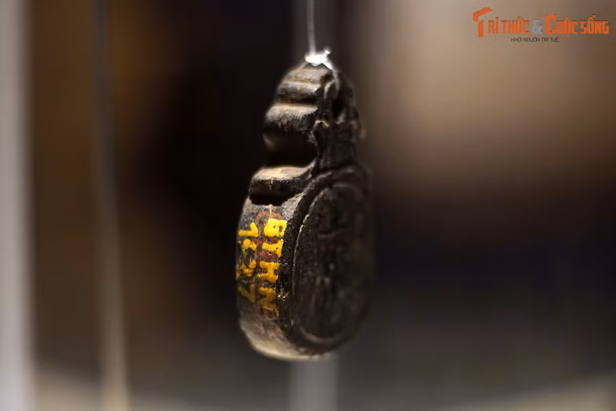 Dữ kiện này chứng tỏ, quân lính vùng Hải Đông - thuộc tỉnh Quảng Ninh ngày nay – vào thời đó được mệnh danh là đạo quân An Đông. Viên tướng miền này được phong là An Đông tướng quân.