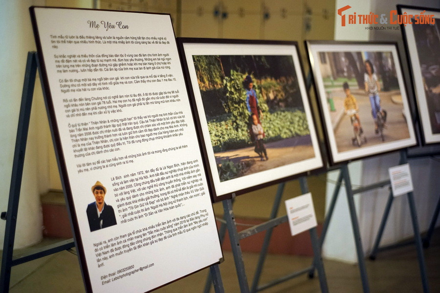 Nhân dịp kỷ niệm Ngày Quốc tế Phụ nữ 8/3 và Ngày Quốc tế Hạnh phúc 20/3, Bảo tàng Phụ nữ Việt Nam (Hà Nội) đã phối hợp với nhiếp ảnh gia Lê Bích tổ chức triển lãm ảnh có tựa đề "Mẹ Yêu Con".