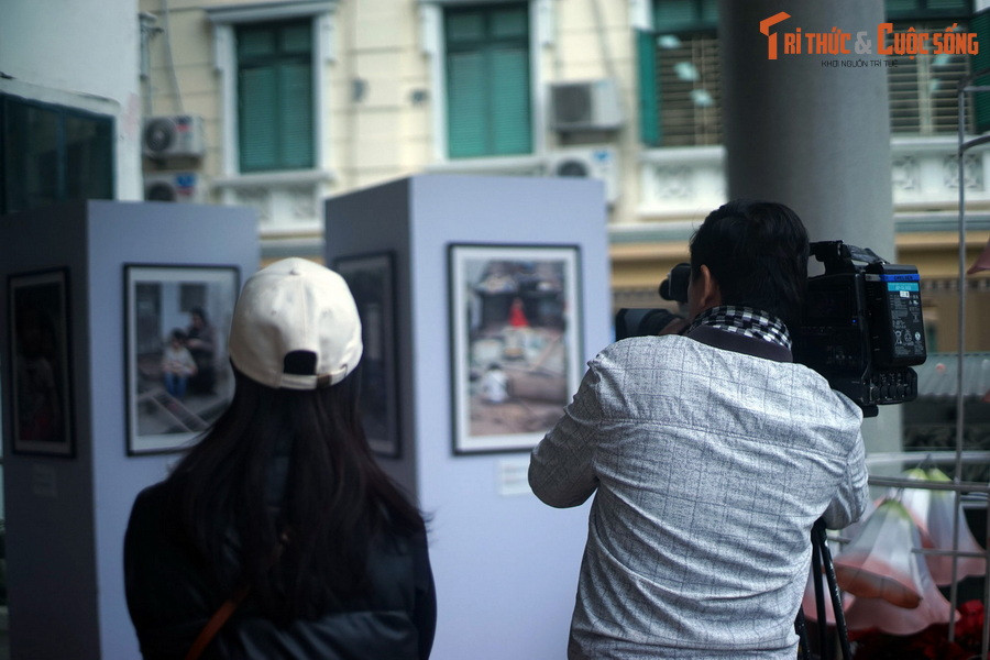 Triển lãm ảnh "Mẹ Yêu Con" sẽ mở cửa phục vụ công chúng tham quan tại Bảo tàng Phụ nữ Việt Nam đến hết ngày 15/3/2024.