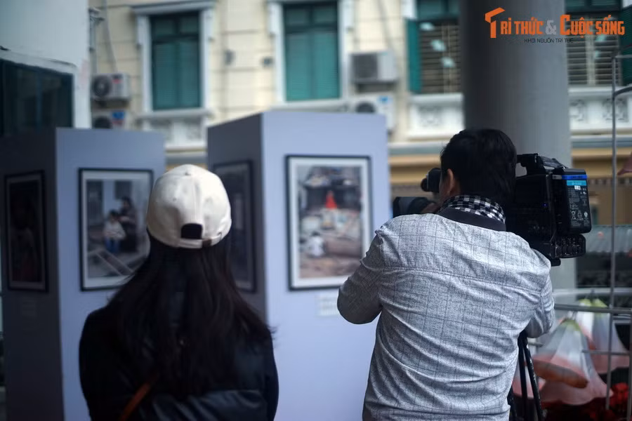 Triển lãm ảnh "Mẹ Yêu Con" sẽ mở cửa phục vụ công chúng tham quan tại Bảo tàng Phụ nữ Việt Nam đến hết ngày 15/3/2024.