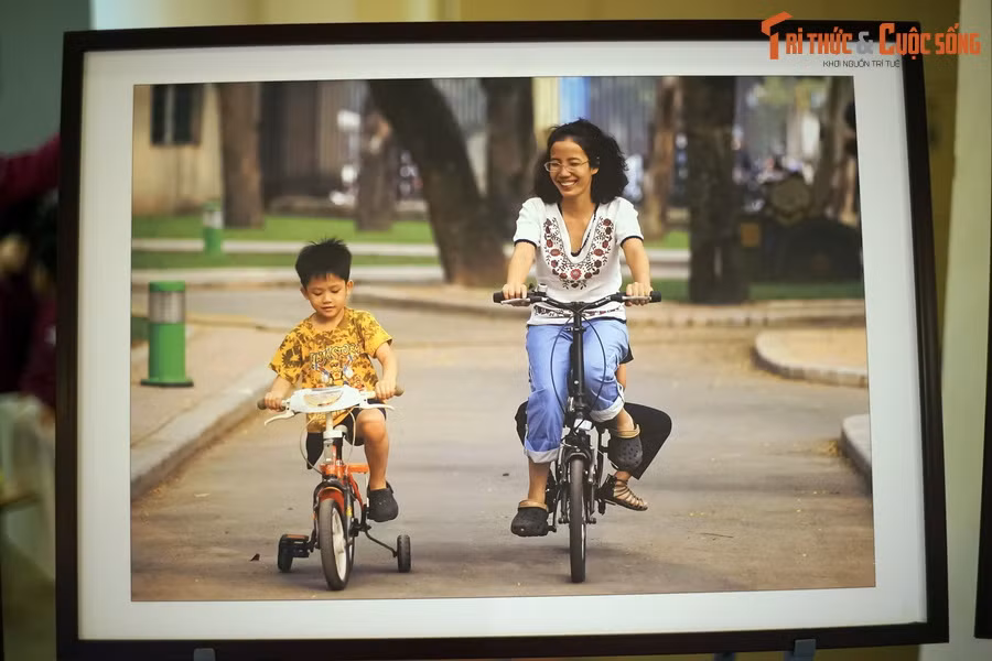  Thiện nhân đã biết đi xe đạp: Sau nhiều ngày tập luyện cậu bé Thiện Nhân đã biết đi xe đạp. Em là bé trai bị bỏ rơi trong tình trạng mất chân phải và bộ phân sinh dục được mẹ Mai Anh nhận về nuôi và cứu chữa. Quỹ "Thiện Nhân và những người bạn" đã được lập để giúp các em bé có hoàn cảnh bất hạnh.